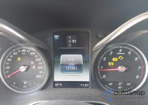 2016 Mercedes-Benz C 300 300 z USA, uszkodzony, nr VIN 55SWF4JB8GU121479